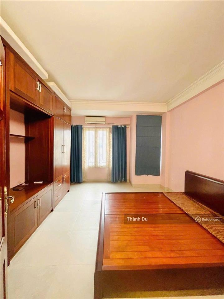 Cho thuê nguyên căn thạch bàn 45m25t ga ra ô tô, 4 ngủ giá 12,5 tr / tháng