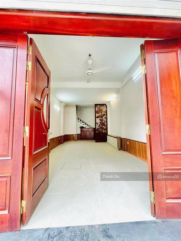 Cho thuê nguyên căn thạch bàn 45m25t ga ra ô tô, 4 ngủ giá 12,5 tr / tháng