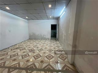 Cho thuê nhà cấp 4 có sân để ô tô  phú viên  bồ đề  long biên  50m2 giá 5tr/1 tháng.