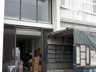 Cho thuê nhà nguyên căn nguyễn văn cừ , thang máy , gara ô tô , vừa ở vừa làm văn phòng 53m2 x8t