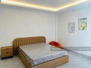 Cho thuê nhà nguyên căn việt hưng gần big c 40m2 6t thang máy 3 phòng ngủ giá 13 triệu