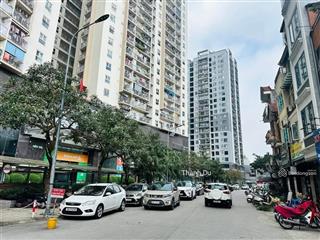 Cho thuê tòa nhà kinh doanh sầm uất nhất phố nguyễn sơn  88m2 7t thang máy , hầm gửi xe giá 65 tr