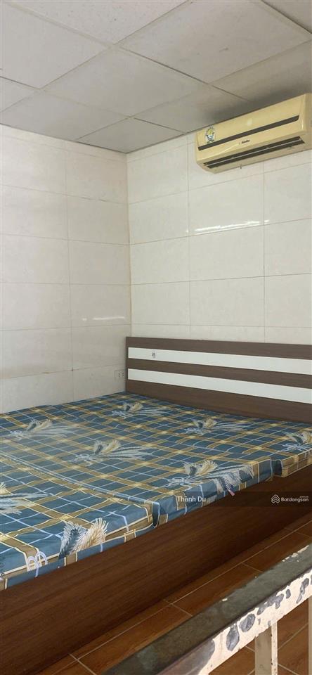 Cho thuê nhà nguyên căn nguyễn văn cừ bồ đề, gần cầu chương dương dt 35m2 giá 4,5 tr