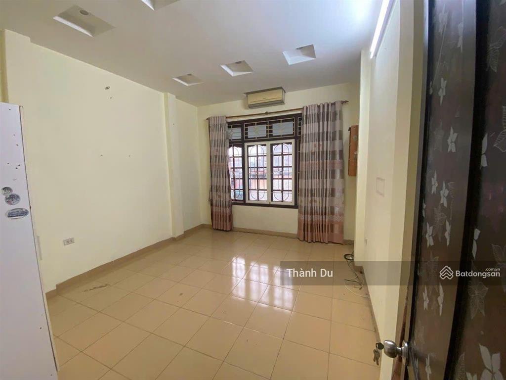 Cho thuê nhà nguyên căn 4 tầng vọng hà  hoàn kiếm vị trí thoáng mát 30m2 x5t giá 10 tr