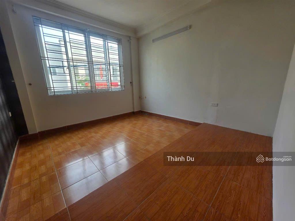 Cho thuê nhà nguyên căn  ngõ thông ô tô  kinh doanh  hoàng như tiếp 30m2 x3t giá 10 tr