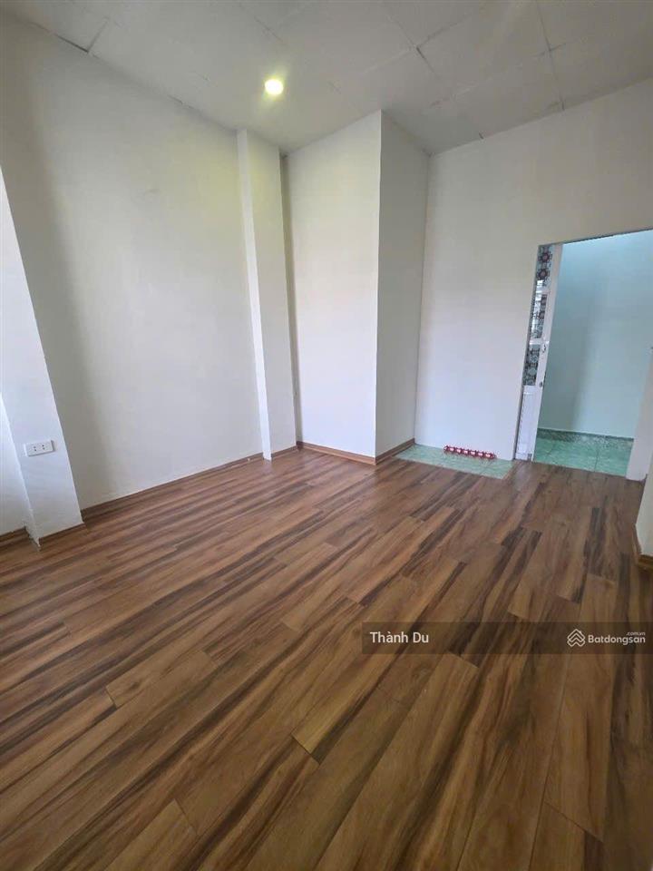 Cho thuê nhà nguyên căn  ngõ thông ô tô  kinh doanh  hoàng như tiếp 30m2 x3t giá 10 tr