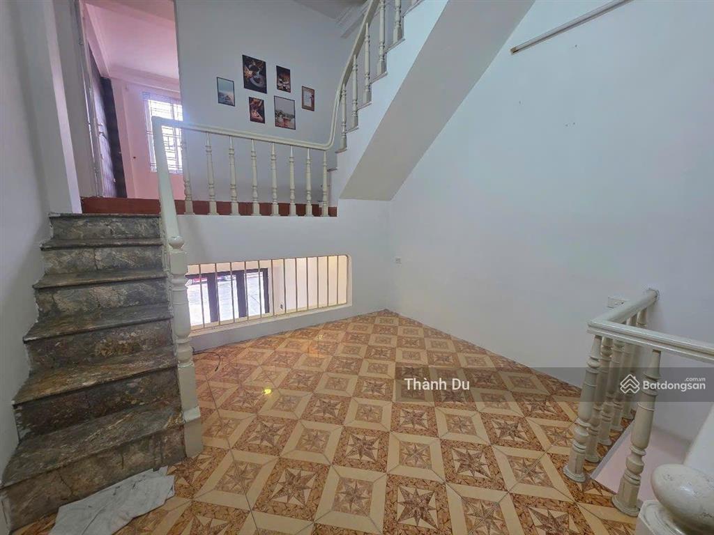 Cho thuê nhà nguyên căn  ngõ thông ô tô  kinh doanh  hoàng như tiếp 30m2 x3t giá 10 tr