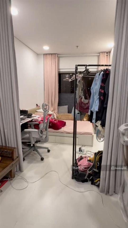 Cho thuê chung cư khai sơn 35m2, 1 phòng ngủ, 1 phòng khách 5tr/tháng
nhà trang bị đầy đủ tiện nghi