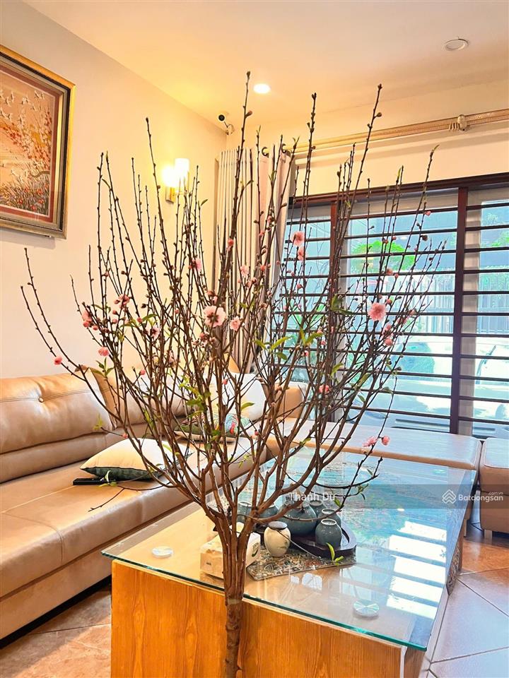 Cho thuê biệt thự thạch bàn long biên, ô tô sân rộng văn phòng, ở gia đình, chuyên gia giá 26 tr
