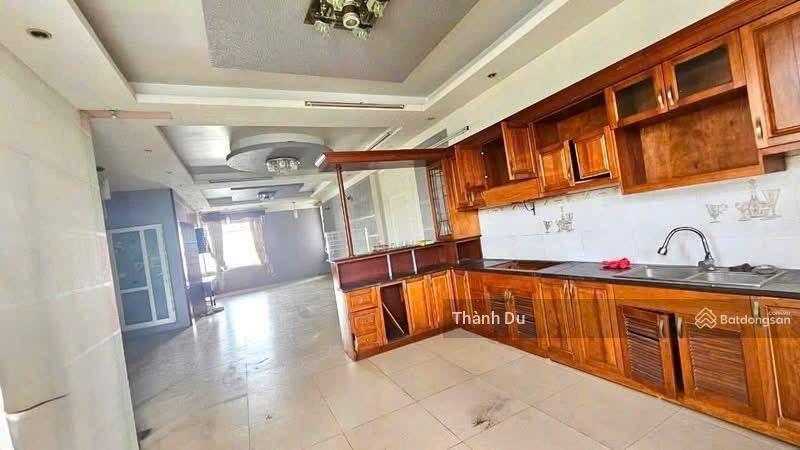 Cho thuê nguyên căn tòa nhà ngọc thuỵ 150m4 tầng, mt 7.5m, ô tô tránh, 22triệu