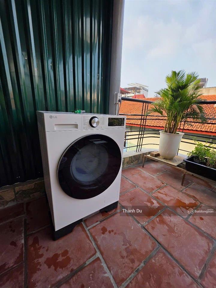 Cho thuê căn hộ studio nguyễn sơn  ô tô đỗ cửa  lô góc thoáng giá 4,7 triệu