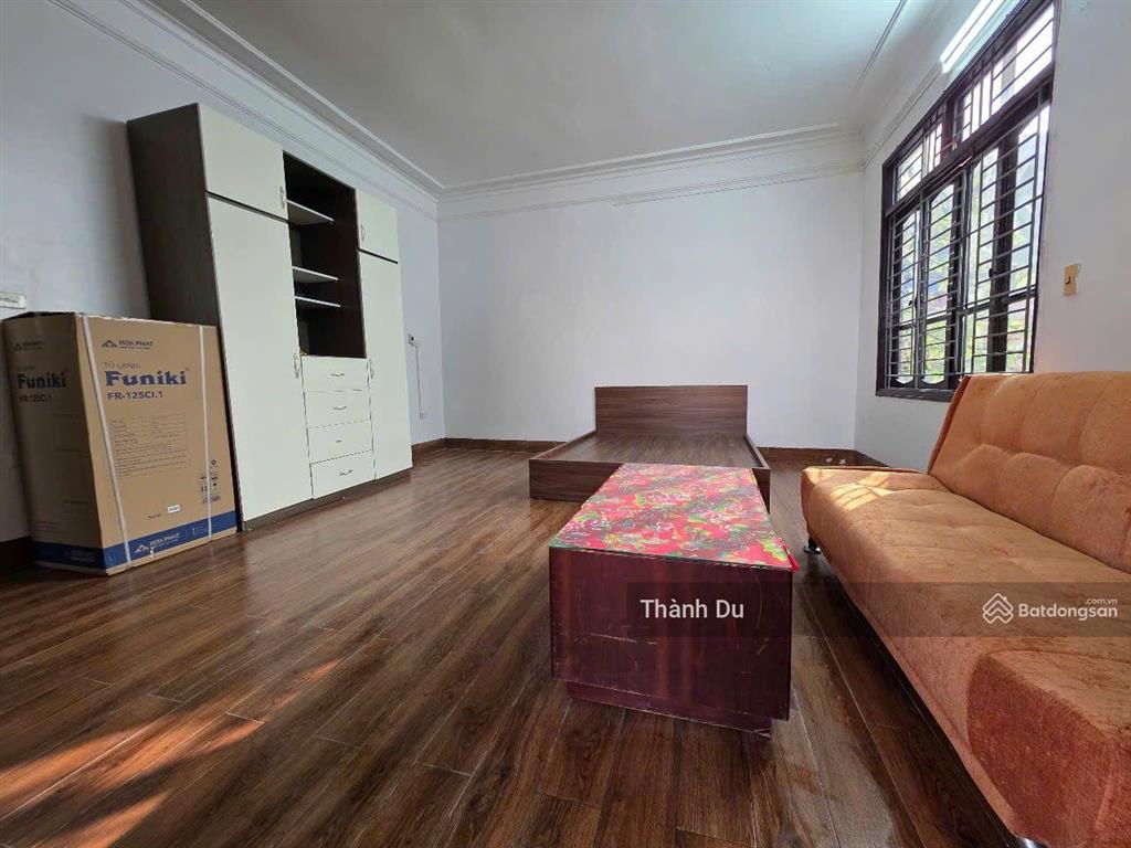 Cho thuê căn hộ studio nguyễn sơn  ô tô đỗ cửa  lô góc thoáng giá 4,7 triệu