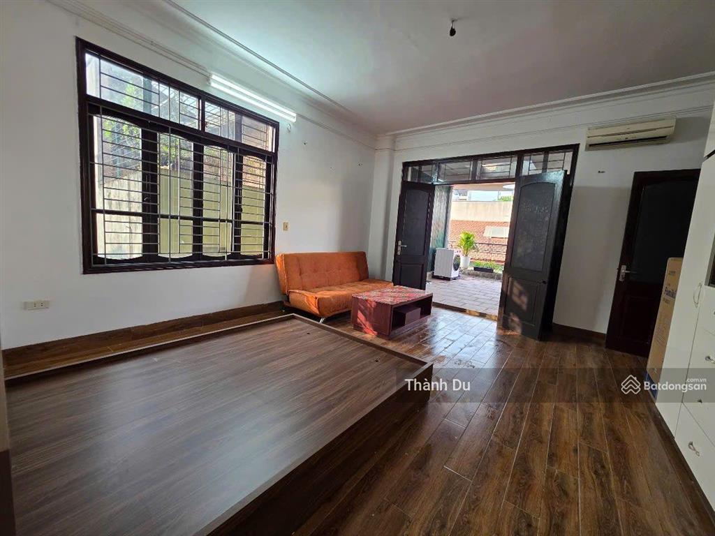 Cho thuê căn hộ studio nguyễn sơn  ô tô đỗ cửa  lô góc thoáng giá 4,7 triệu