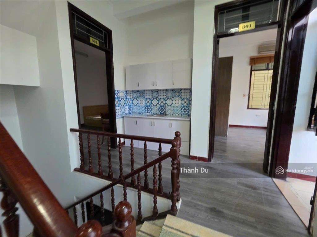 Cho thuê căn hộ studio nguyễn sơn  ô tô đỗ cửa  lô góc thoáng giá 4,7 triệu