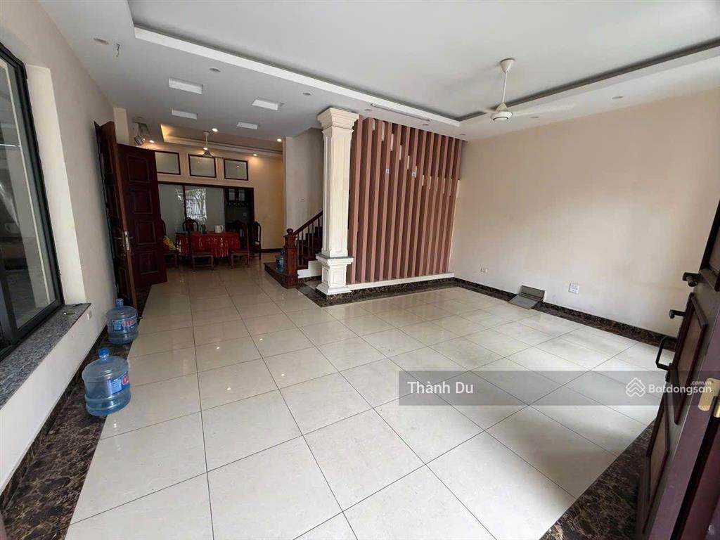 Cho thuê biệt thự việt hưng, 175m2 x4t 4pn sẵn nội thất ở ngay gần trường mariecurie giá 30 tr
