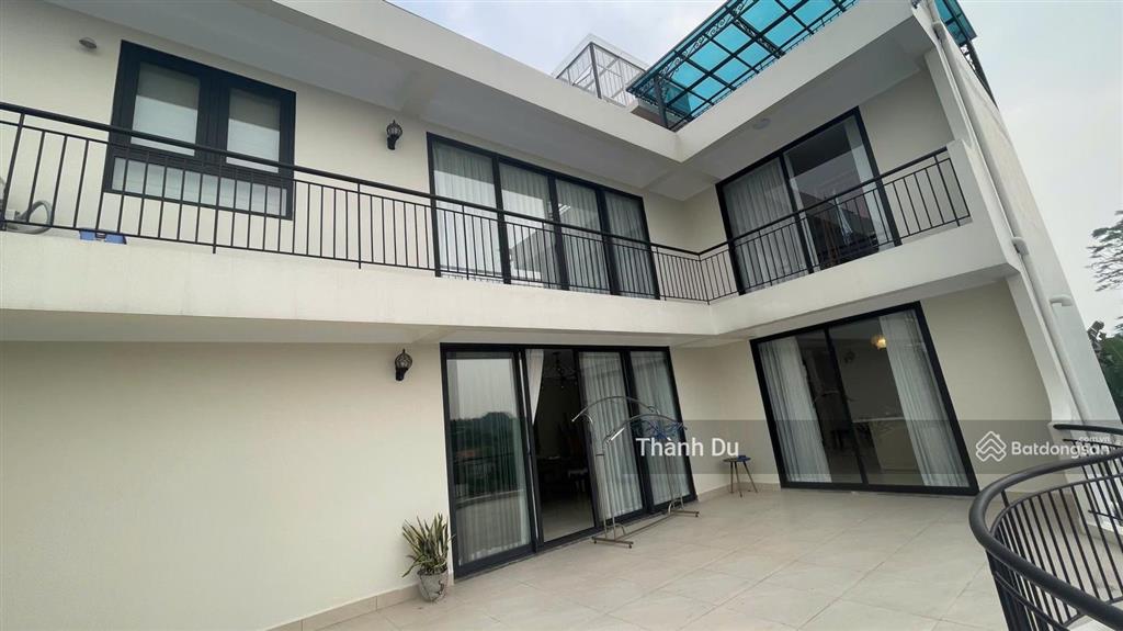Cho thuê biệt thự sân vườn ngọc thụy 1700m2 gầm trường pháp giá 2000 usd