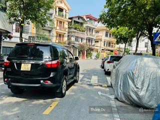 Cho thuê mặt bằng văn phòng lâm hạ 100m2 giá 11 triệu vị trí đẹp, ô tô đỗ cửa