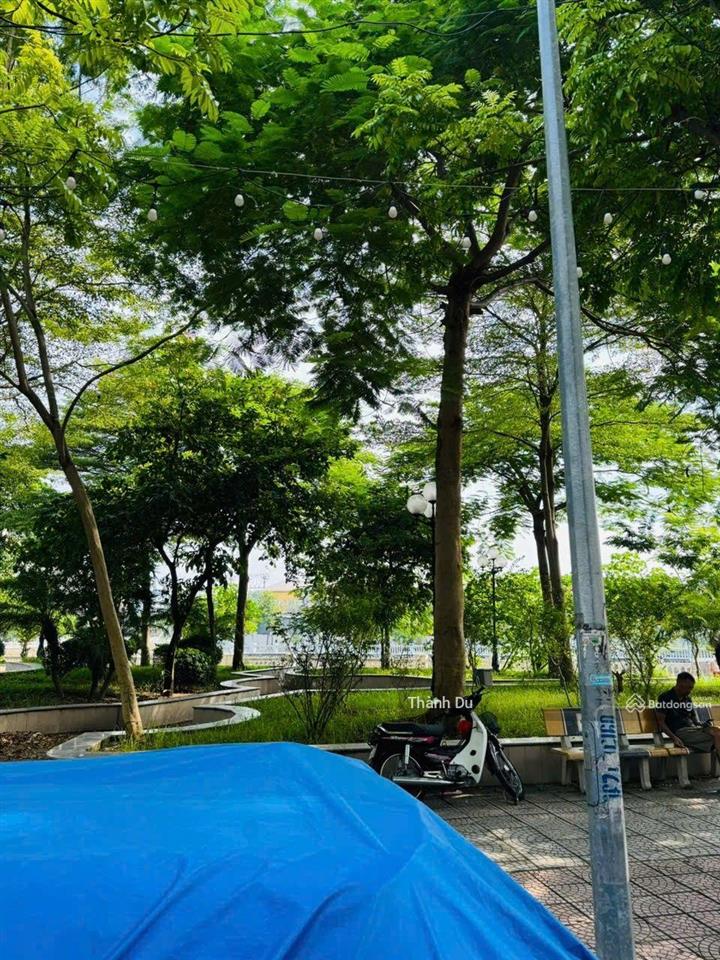Cho thuê mặt bằng văn phòng lâm hạ 100m2 giá 11 triệu vị trí đẹp, ô tô đỗ cửa