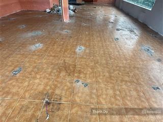 Cho thuê tòa nhà 3 thoáng  mặt phố hồng tiến long biên 200m2 có hầm để xe, kinh doanh 150 tr/th