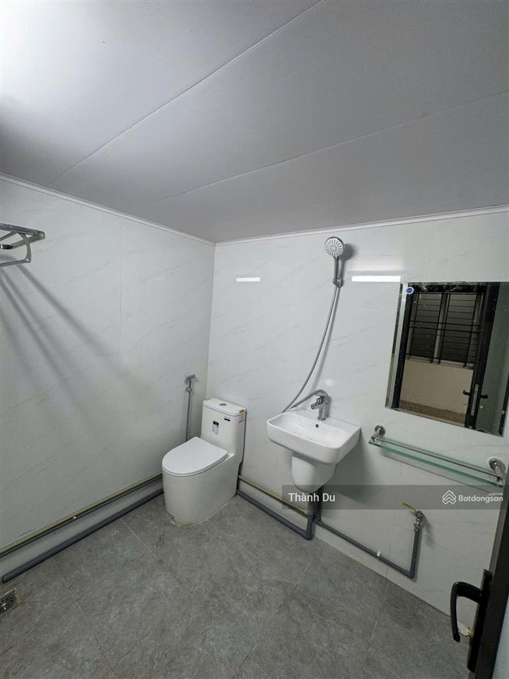Cho thuê nhà nguyên căn có gác xép tại phố vũ đình tụng  thạch bàn 82m2 giá 13,5 triệu
