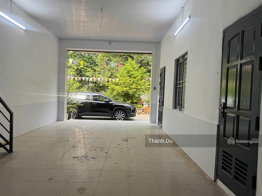 Cho thuê nhà nguyên căn có gác xép tại phố vũ đình tụng  thạch bàn 82m2 giá 13,5 triệu