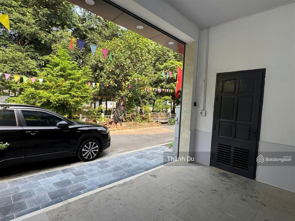 Cho thuê nhà nguyên căn có gác xép tại phố vũ đình tụng  thạch bàn 82m2 giá 13,5 triệu