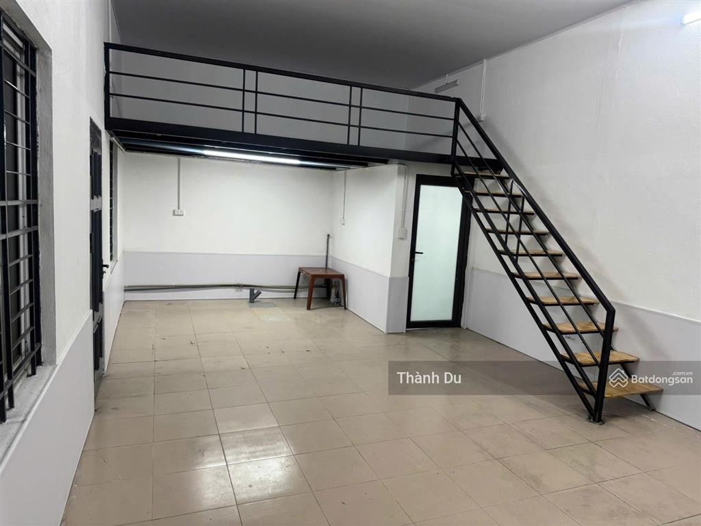 Cho thuê nhà nguyên căn có gác xép tại phố vũ đình tụng  thạch bàn 82m2 giá 13,5 triệu