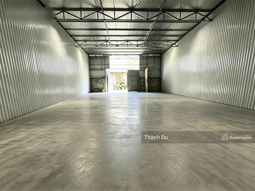 Cho thuê kho xưởng bát khối, long biên  250m2 mt 11m gần cầu vĩnh tuy aeon giá 15 tr