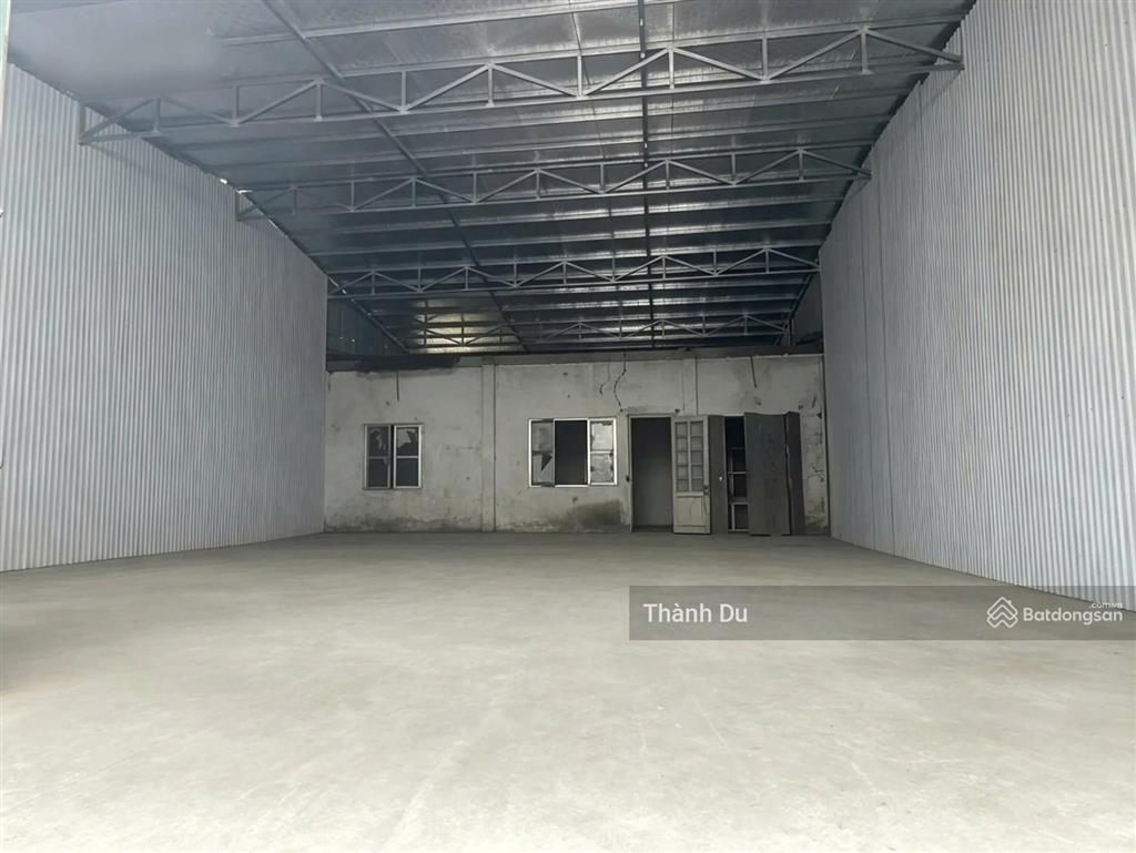 Cho thuê kho xưởng bát khối, long biên  250m2 mt 11m gần cầu vĩnh tuy aeon giá 15 tr