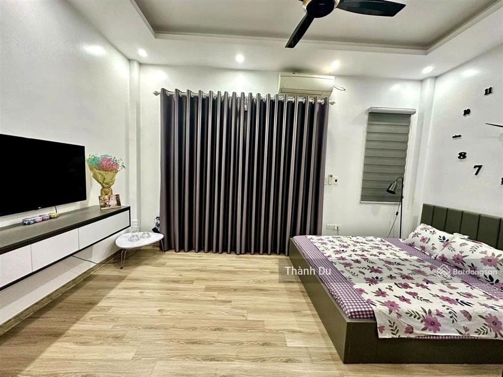 Cho thuê nhà nguyên căn 32m2 x6t full nội thất mới, ngọc lâm, bồ đề giá 13,5 tr