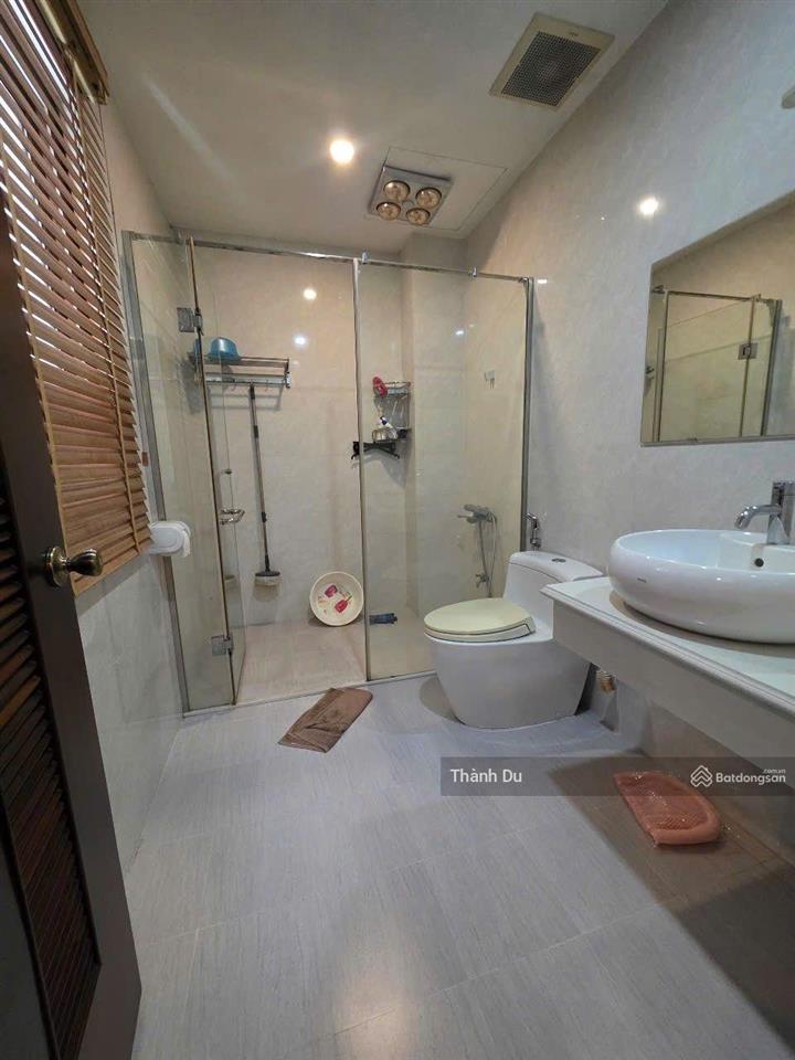 Cho thuê nhà nguyên căn lâm hạ gara ô tô , xe tải đỗ cửa 95m2 4t ở kết hợp kd vp công ty giá 30 tr