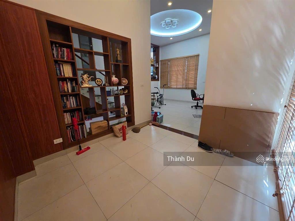 Cho thuê nhà nguyên căn lâm hạ gara ô tô , xe tải đỗ cửa 95m2 4t ở kết hợp kd vp công ty giá 30 tr