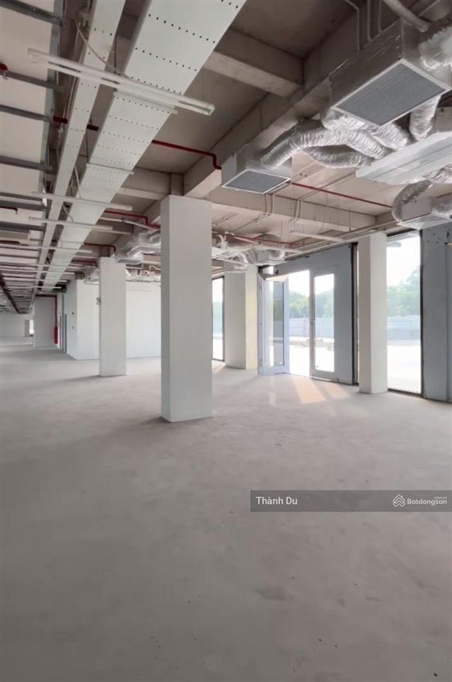 Cho thuê mặt bằng văn phòng việt hưng, vinhome riverside long biên 1300m2 (tùy nhu cầu) giá 260k/m