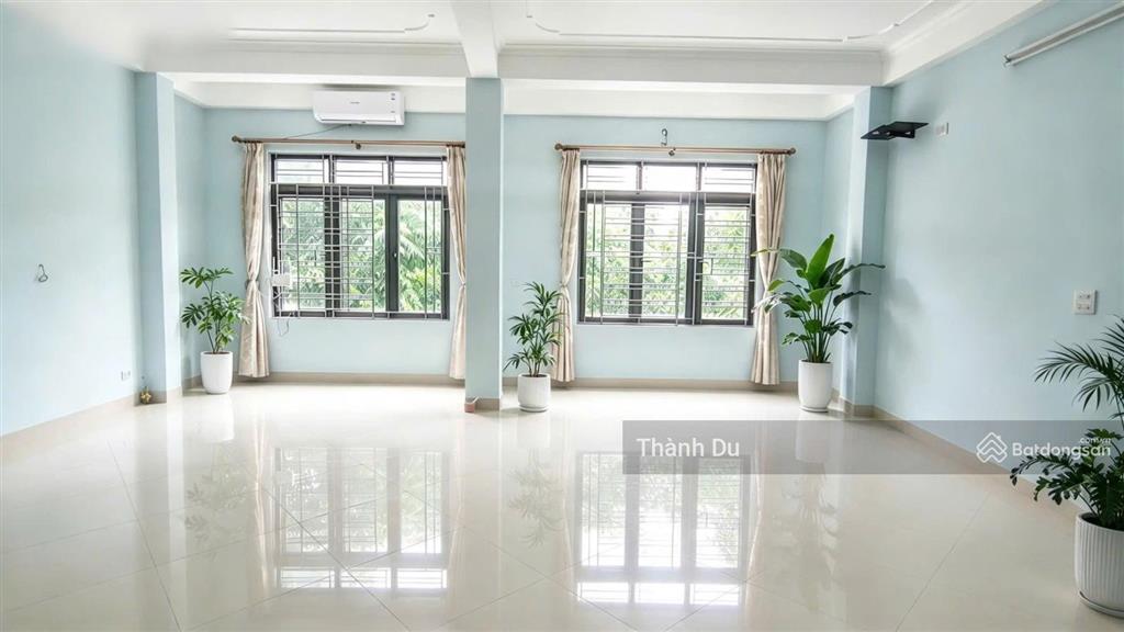 Cho thuê văn phòng  mb kinh doanh 70m2 phố trạm gần aeon long biên không gian rộng giá 7 tr