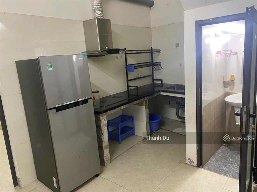 Cho thuê nhà nguyên căn phúc đồng  nguyễn lam 54m2 x 2t  có sân để xe, 2 phòng ngủ giá 6 triệu/th