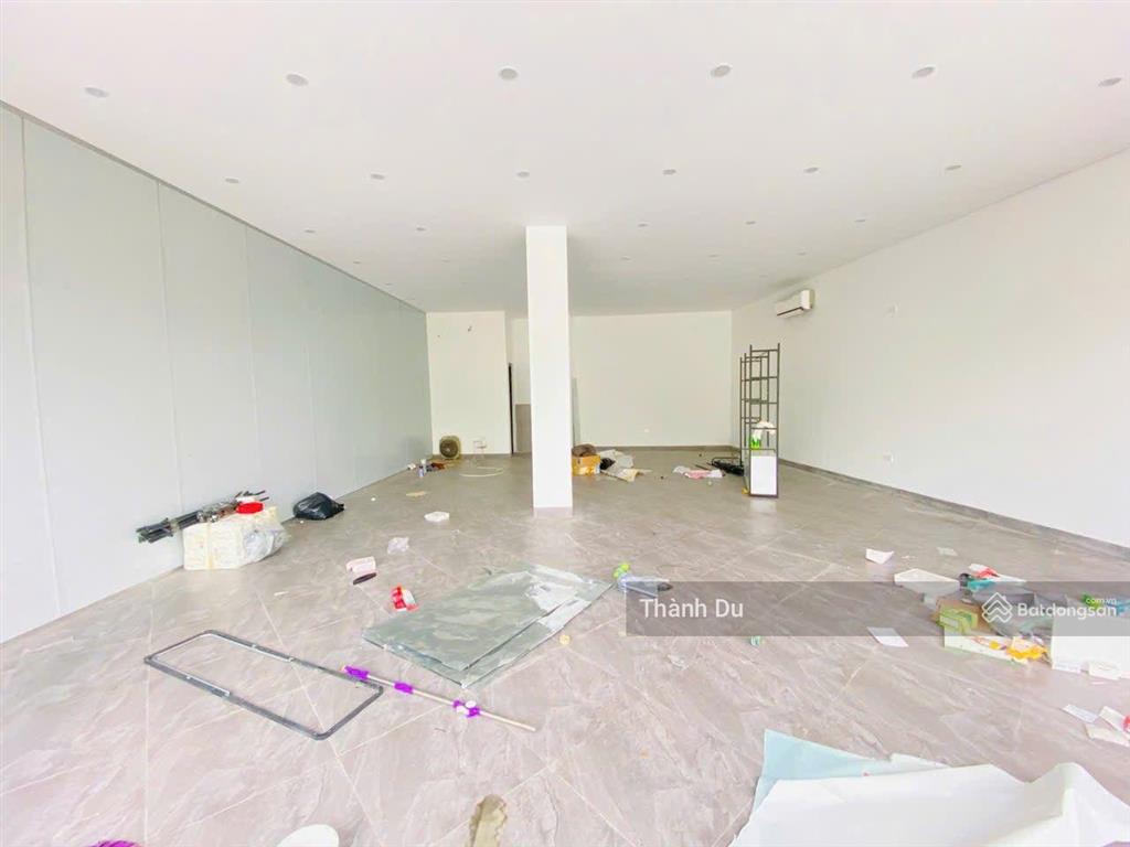 Cho thuê mặt bằng kinh doanh cửa hàng, siêu thị mặt phố 110m2 mt 10m long biên giá 14 tr