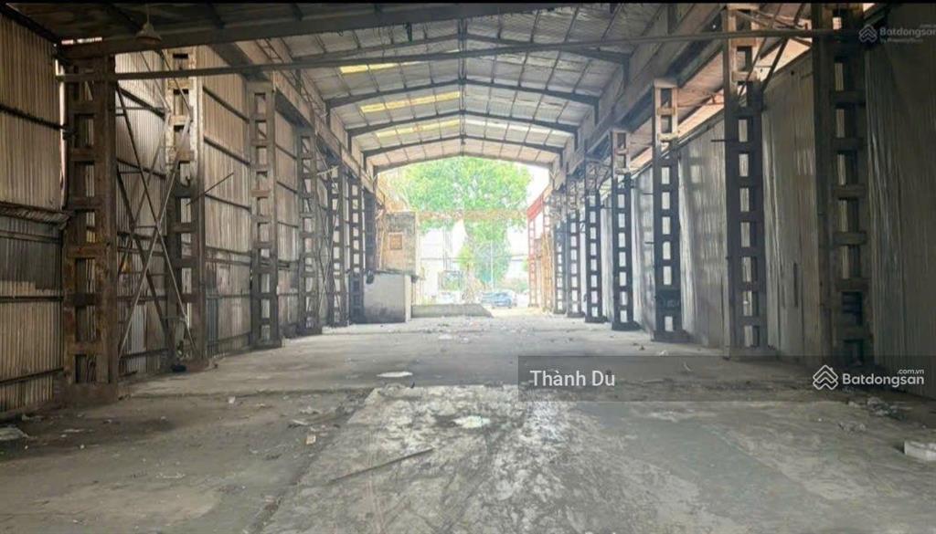 Cho thuê kho xưởng rộng riêng biệt vuông vắn dễ bố trí sản xuất đức giang 1300 m2 giá 80 triệu / th
