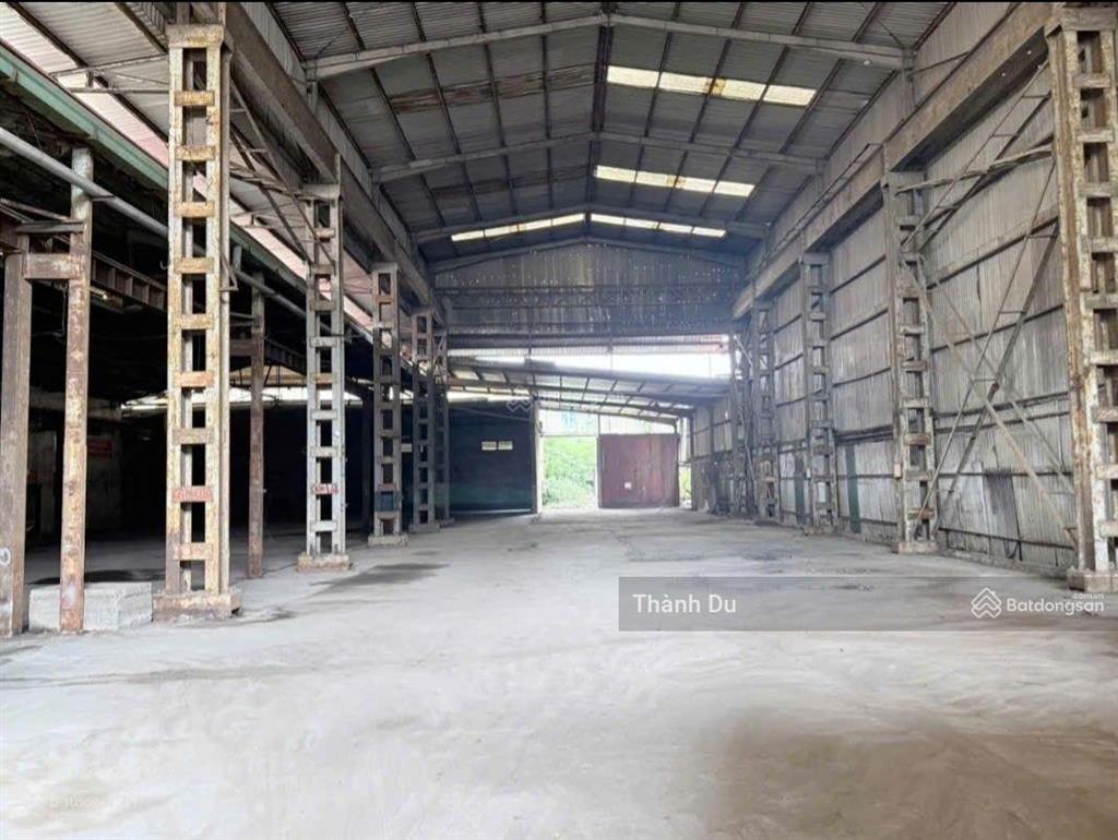 Cho thuê kho xưởng rộng riêng biệt vuông vắn dễ bố trí sản xuất đức giang 1300 m2 giá 80 triệu / th