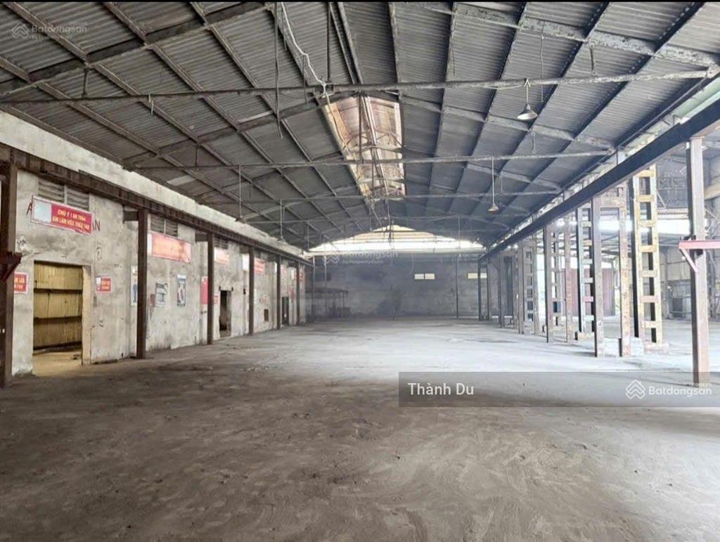 Cho thuê kho xưởng rộng riêng biệt vuông vắn dễ bố trí sản xuất đức giang 1300 m2 giá 80 triệu / th