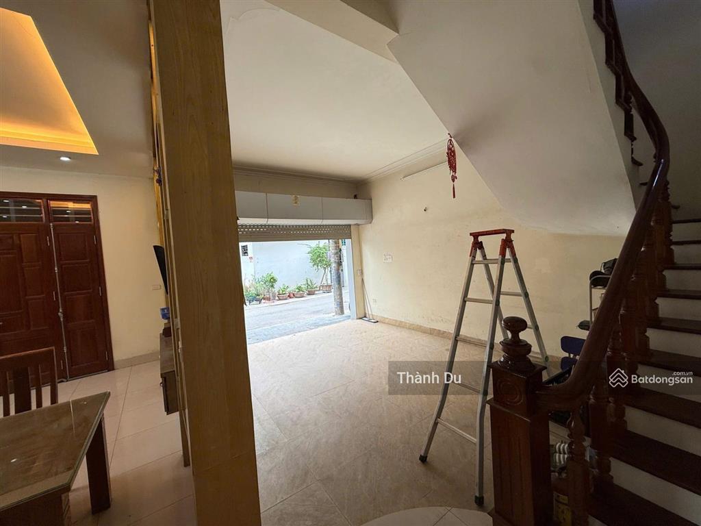 Cho thuê nhà nguyên căn bát khối, tứ đình, gara ô tô full nội thất 70m2 x5t giá 15 tr