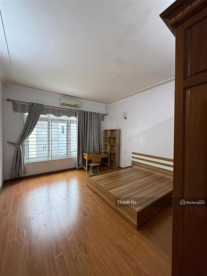 Cho thuê nhà nguyên căn bát khối, tứ đình, gara ô tô full nội thất 70m2 x5t giá 15 tr