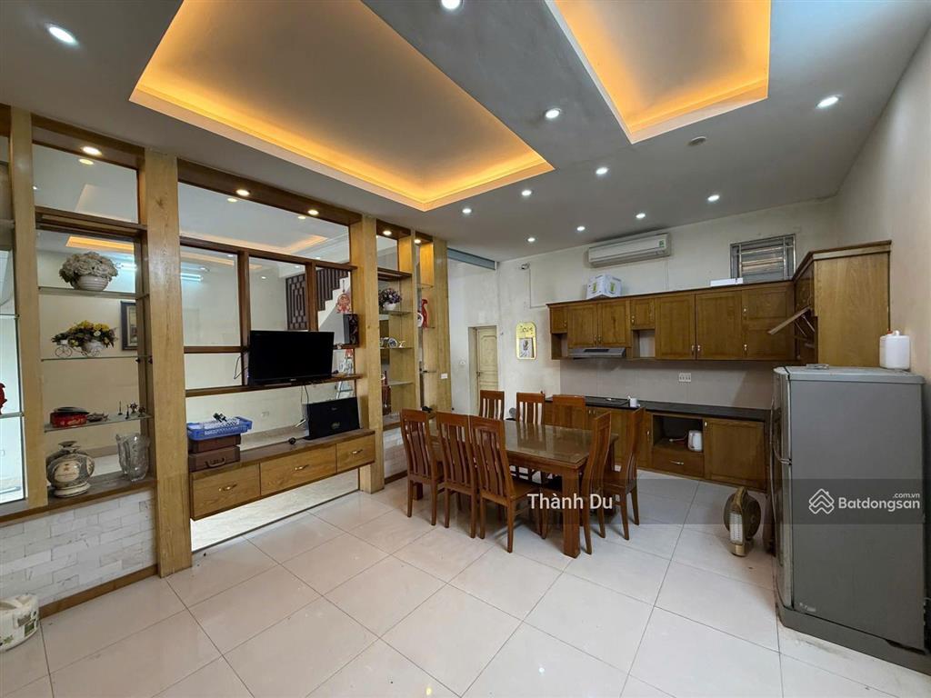 Cho thuê nhà nguyên căn bát khối, tứ đình, gara ô tô full nội thất 70m2 x5t giá 15 tr