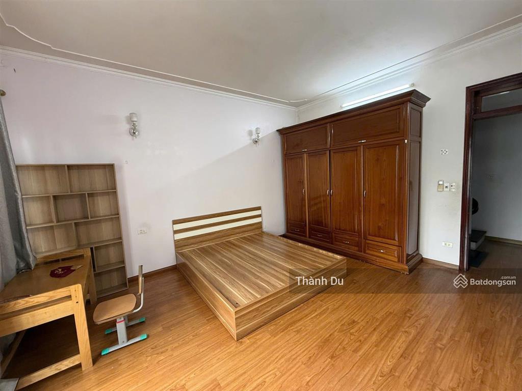Cho thuê nhà nguyên căn bát khối, tứ đình, gara ô tô full nội thất 70m2 x5t giá 15 tr