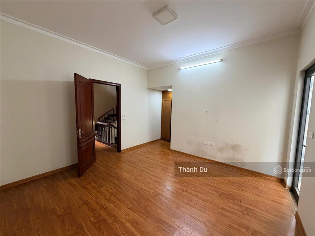 Cho thuê nhà nguyên căn vũ đức thận  việt hưng gần big c 96m2 x5t ô tô tải đỗ cửa giá 22 tr