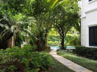 Cho thuê 1.300 m2 biệt thự, bể bơi, sân vườn, trường mầm non, nhà hàng giá 180 tr/tháng