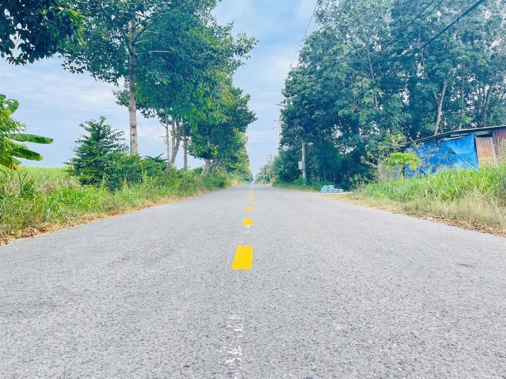 Chính chủ cần bán gấp mặt tiền đường bến súc xã an phú. diện tích 2000m2 có 500m2 thổ cư. giá 40tỷ