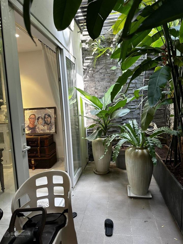 Ngộp bank  bán biệt thự ngay bv chợ rẫy trung tâm quận 5, dt 9 x 18m, cn 150m2, 3 tầng  giá 31 tỷ