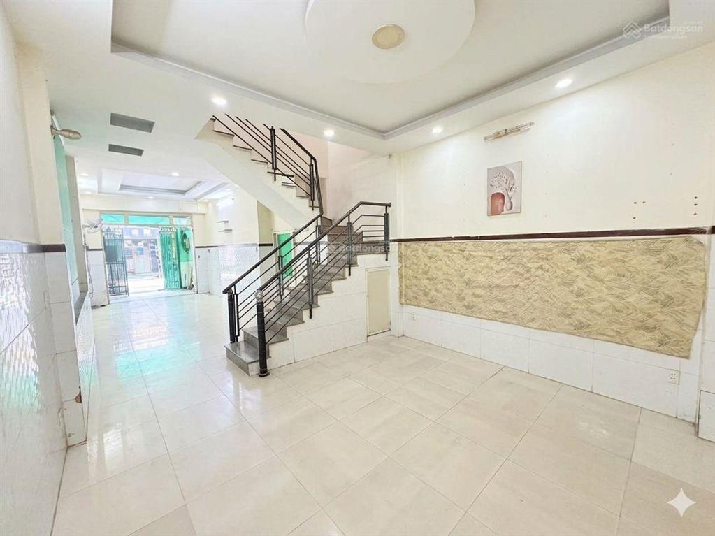 4,5m x 16m 5 tầng nở hậu ngay lý thường kiệt 2 mặt trướcsau kinh doanh nhỉnh 11t bán gấp tl mạnh