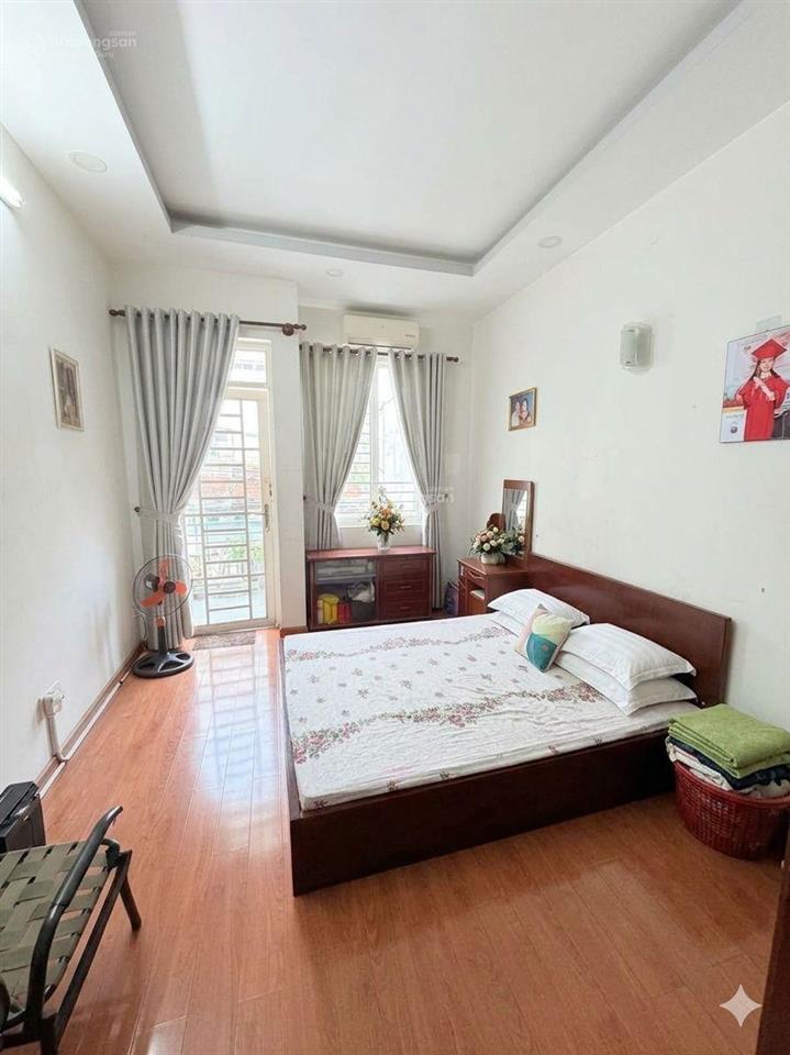 4,5m x 16m 5 tầng nở hậu ngay lý thường kiệt 2 mặt trướcsau kinh doanh nhỉnh 11t bán gấp tl mạnh