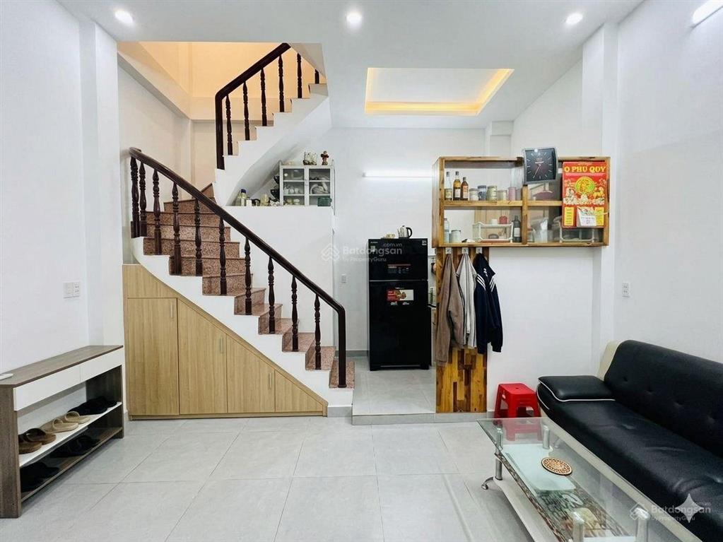 4 tầng ngang 5,3m nở hậu ngay hxh lý thường kiệt nhỉnh 5 tỷ bán gấp tl